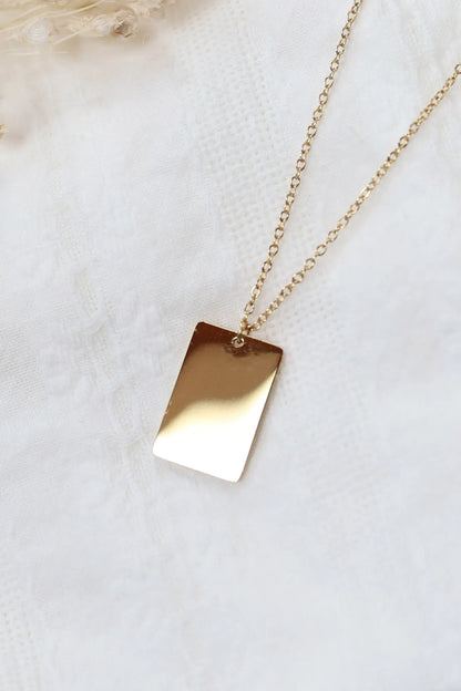 Collier médaille rectangle en acier inoxydable gravé MARGAUX doré