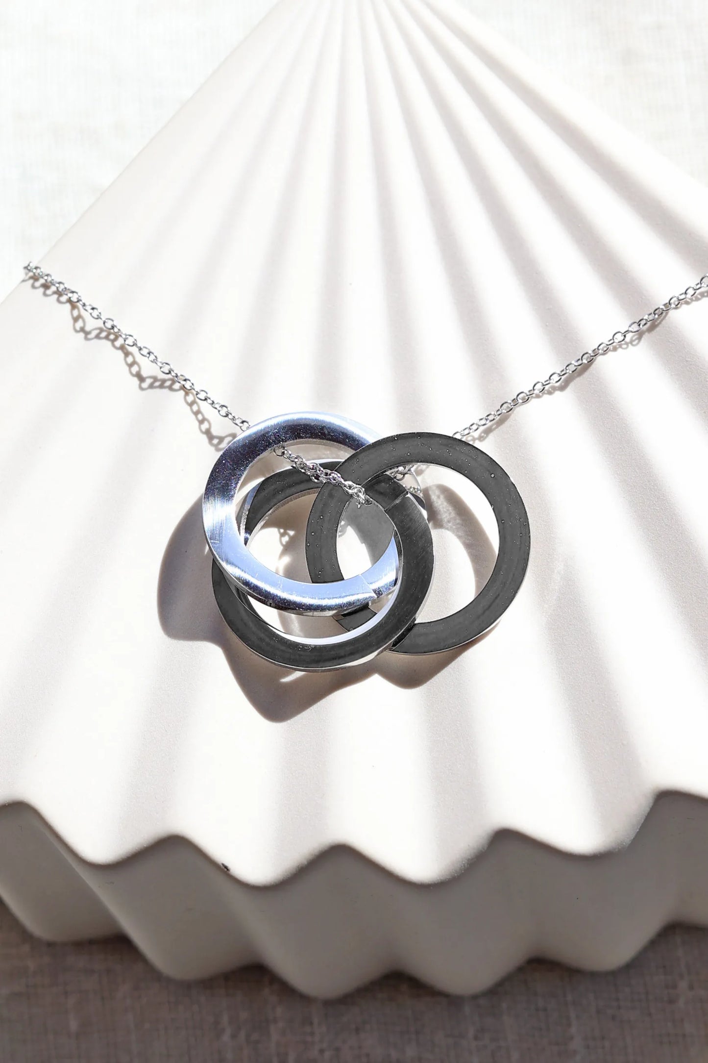 Collier 3 cercles entrelacés personnalisable argent, en acier inoxydable CHLOE