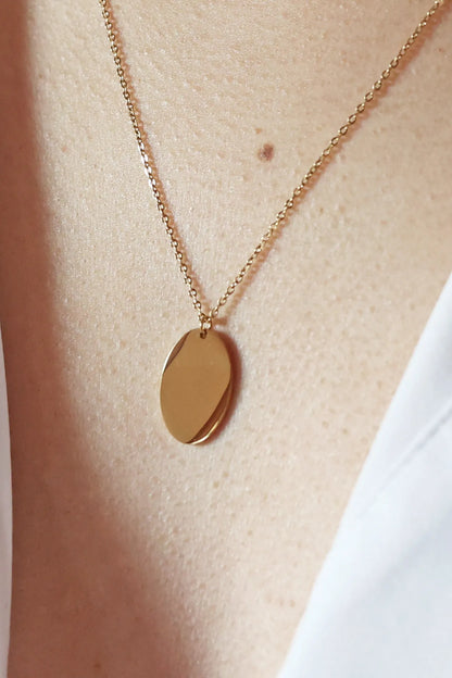 Collier médaille ovale en acier inoxydable personnalisable à graver MARGAUX doré